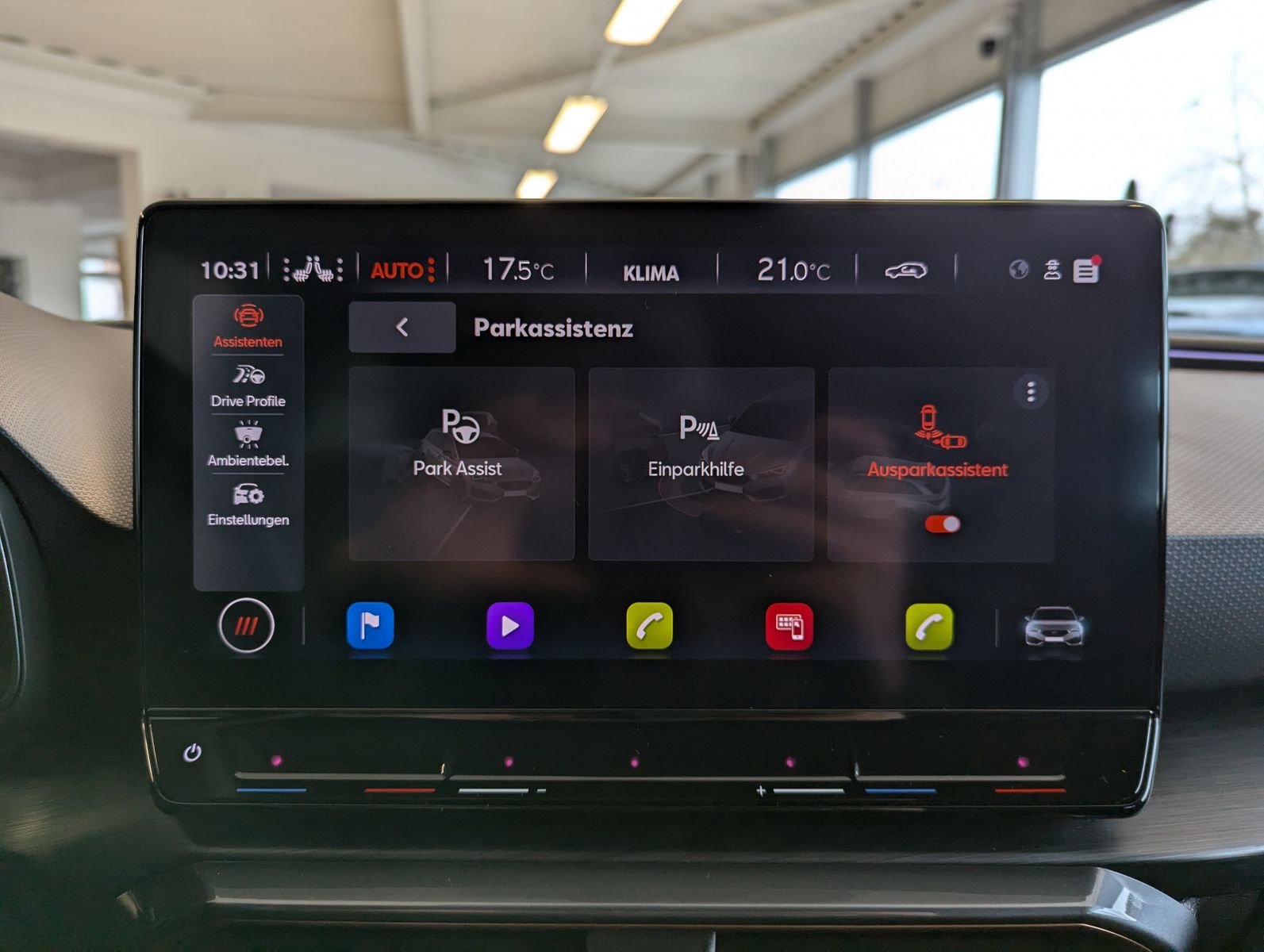 Fahrzeugabbildung CUPRA Leon 1.5eTSI DSG Matrix Cam Vision+ Full Link