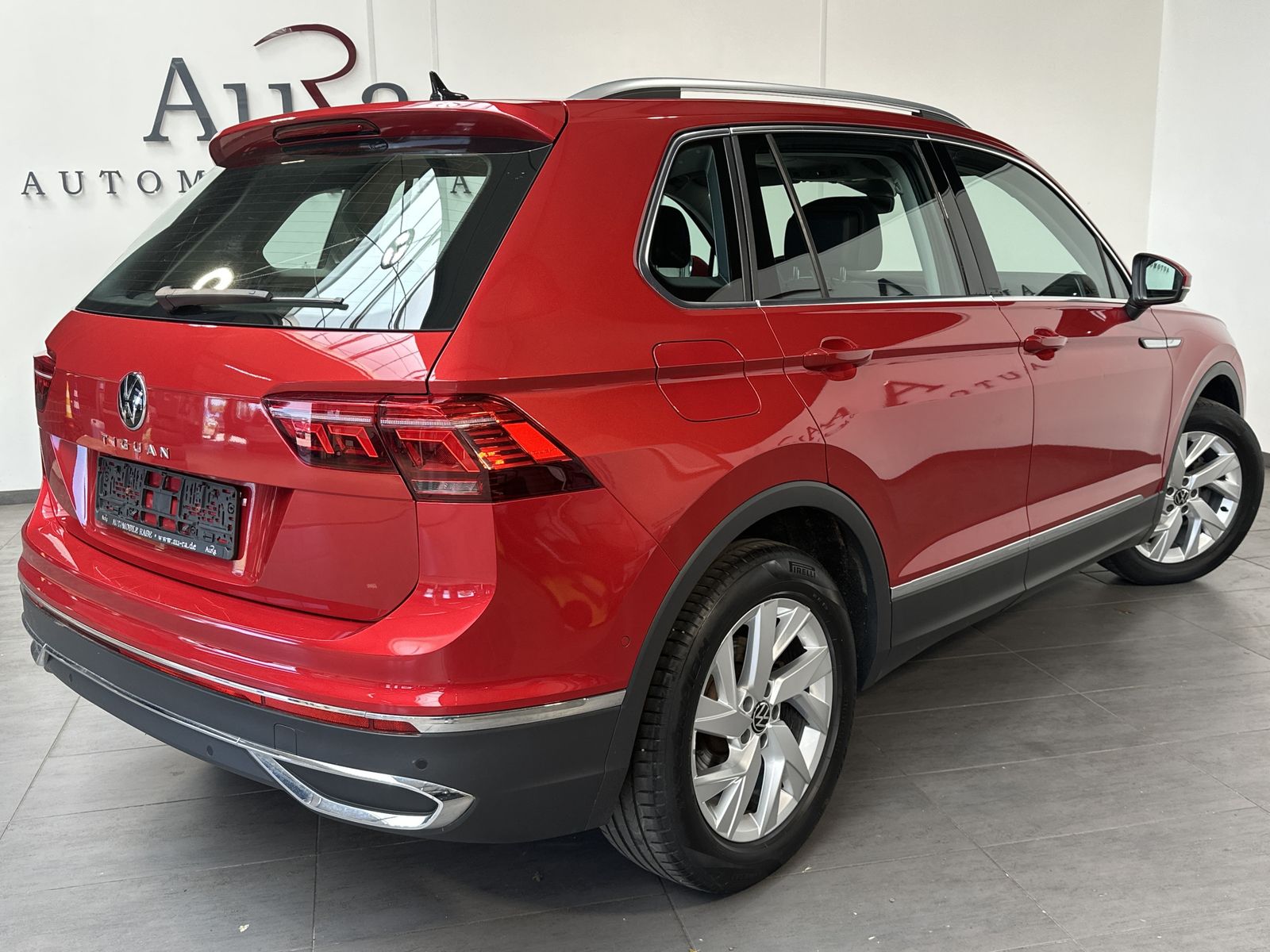 Fahrzeugabbildung Volkswagen Tiguan 1.5 TSI DSG Elegance NAV+MATRIX+ACC+AHK