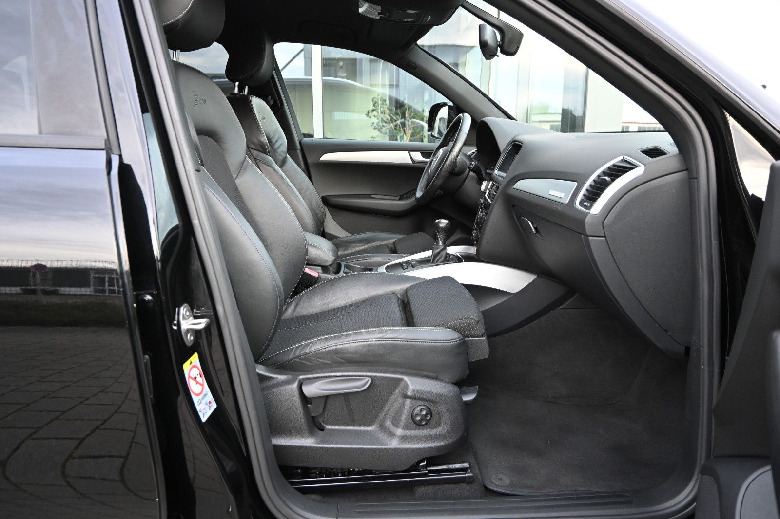 Fahrzeugabbildung Audi Q5 2.0 TFSI quattro S LINE °XEN.°8-FACH ALU°1.HD