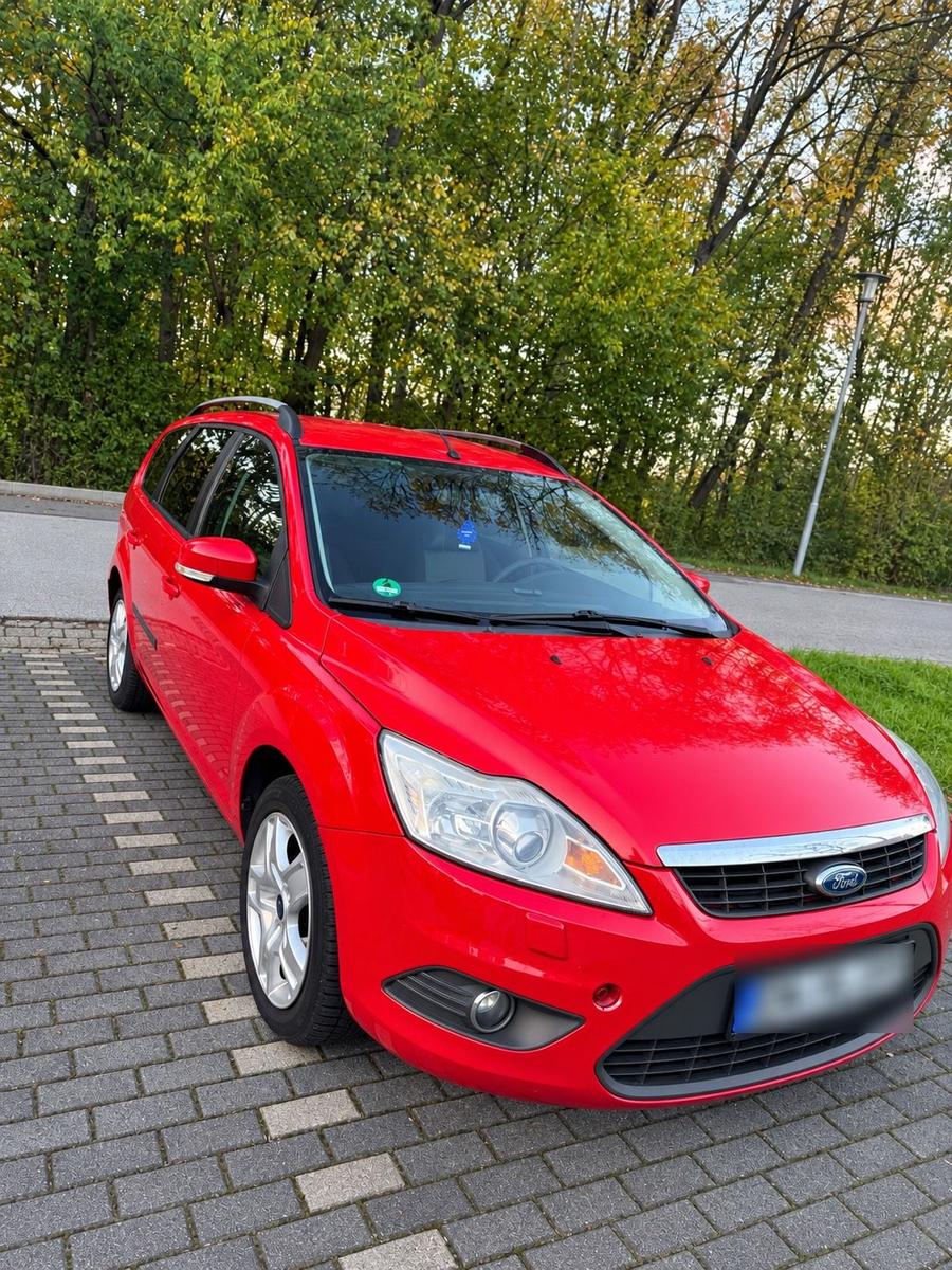 Ford Focus 2010 — interior