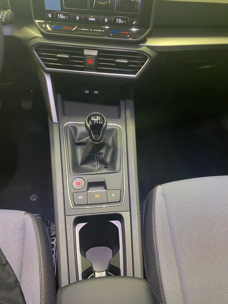 Fahrzeugabbildung SEAT Leon 1.5 TSI STYLE+R Kamera+ACC+3 Zonen KLIMA+BC