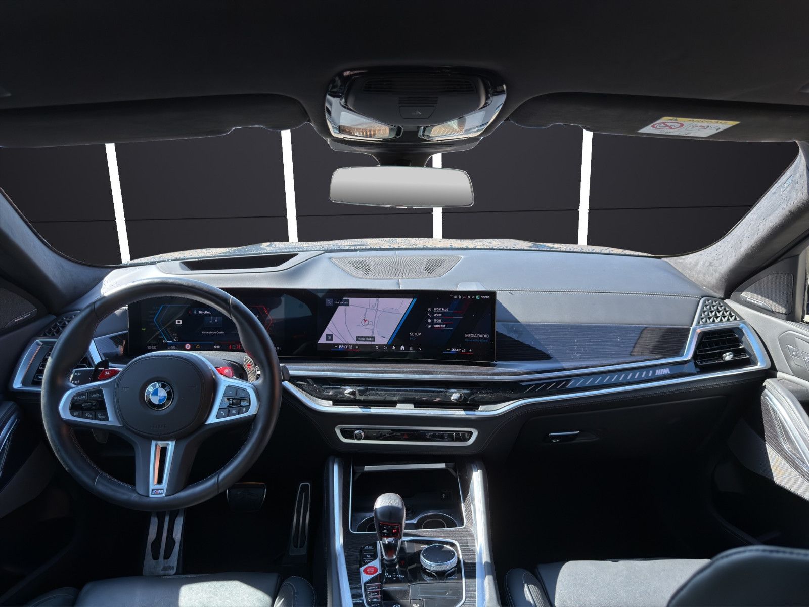 Fahrzeugabbildung BMW X6 M Competition/Massage/Shadow/360°/H&K