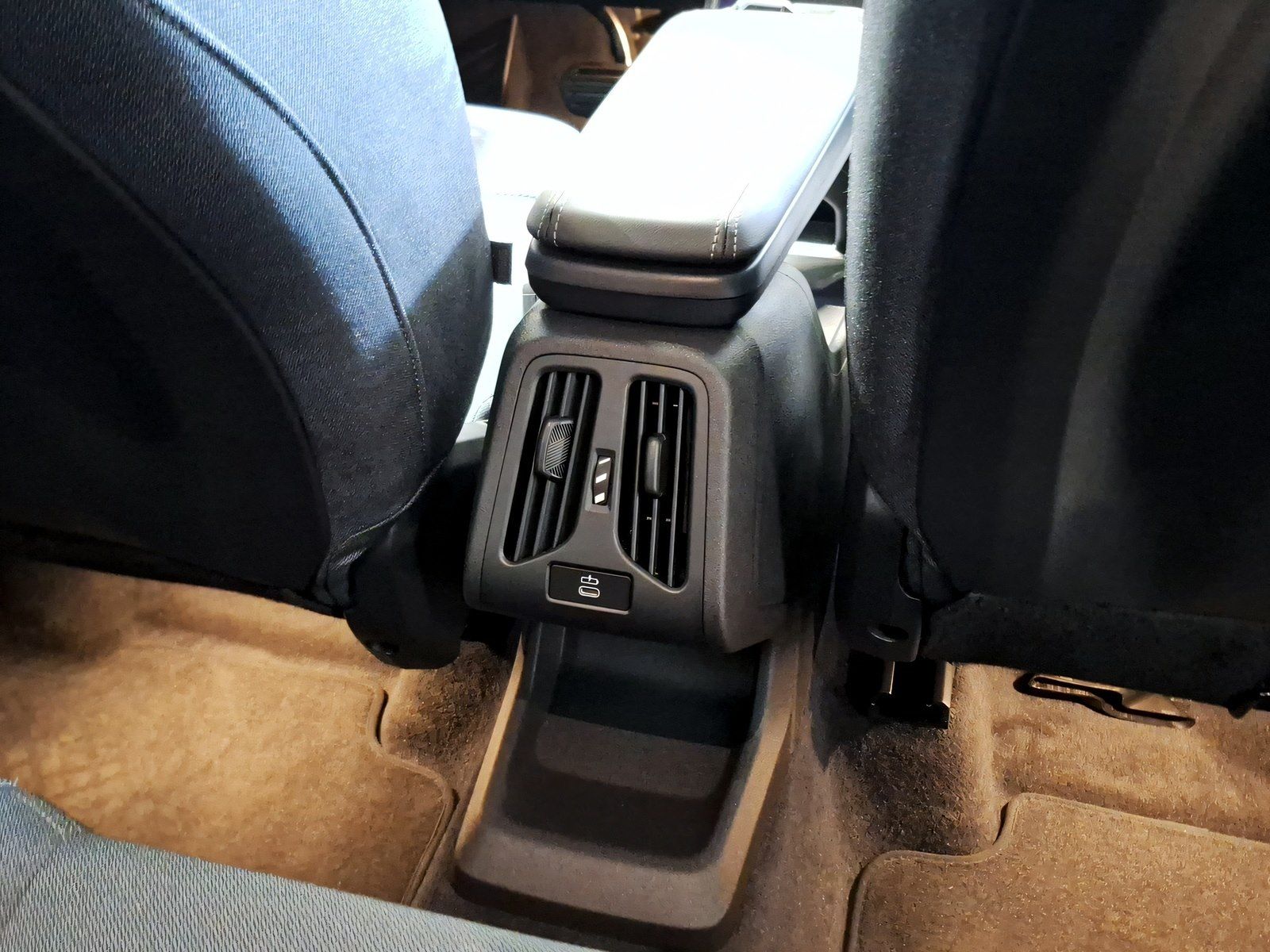 BMW X1 xDrive20d AHK Kamera Sportsitze LED Alarm foto 17