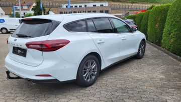 Fahrzeugabbildung Ford Focus Turnier Titanium