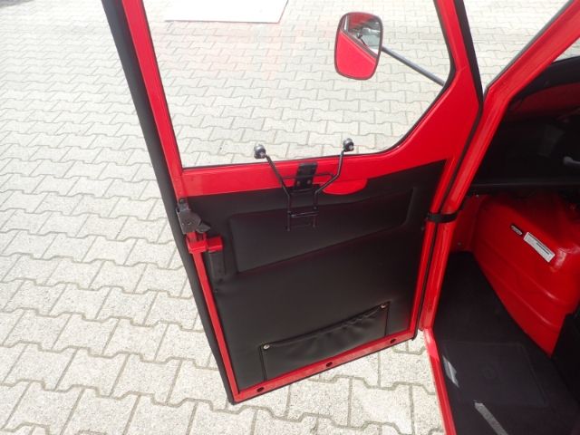Fahrzeugabbildung Piaggio Ape 50 Kasten rot, 25kmh Version Lieferung in ga