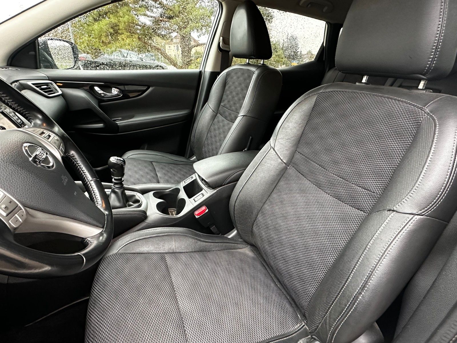 Fahrzeugabbildung Nissan Tekna+AHK,1.Hd.,Scheckh.gepfl.1a Zust.,Serv