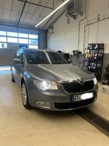Skoda Superb 1.8 TSI DSG Comfort Combi Comfort - Skoda Superb aus 2010: Combi