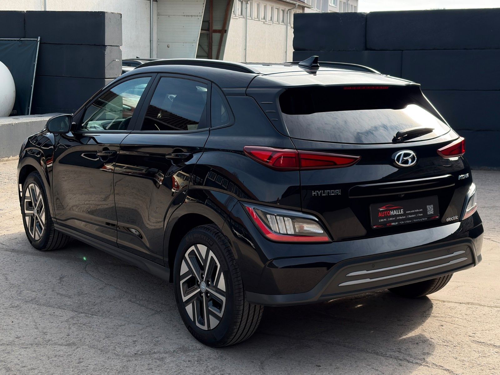 Fahrzeugabbildung Hyundai KONA E Trend KRELL LED NAV CAM ACC PDC CarPlay