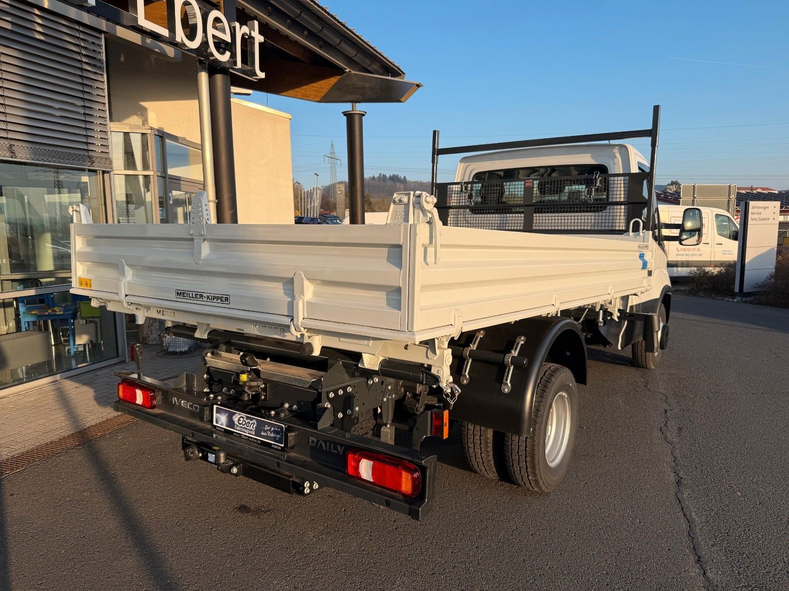 Fahrzeugabbildung Iveco Daily 60C18 H 3-S.-Kipper *R3.450mm*2xAHK*