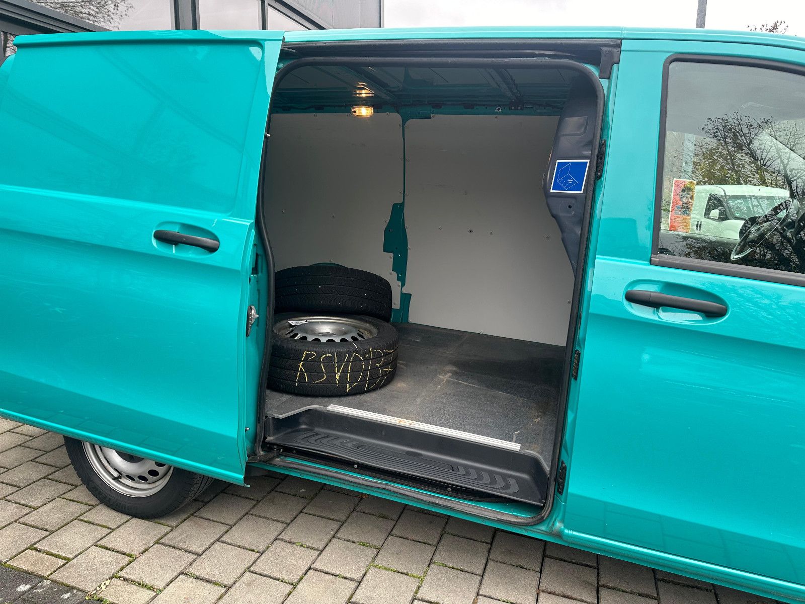 Fahrzeugabbildung Mercedes-Benz Vito 114 4Matic Lang *NAVI*TEMPO*SH*KAMERA*AHK*