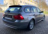 BMW 318i Touring-AUTOMATIK/XENON/NAVI/PANO/PDC/SHZ - gebrauchte BMW 3er Reihe aus dem Jahr 2011