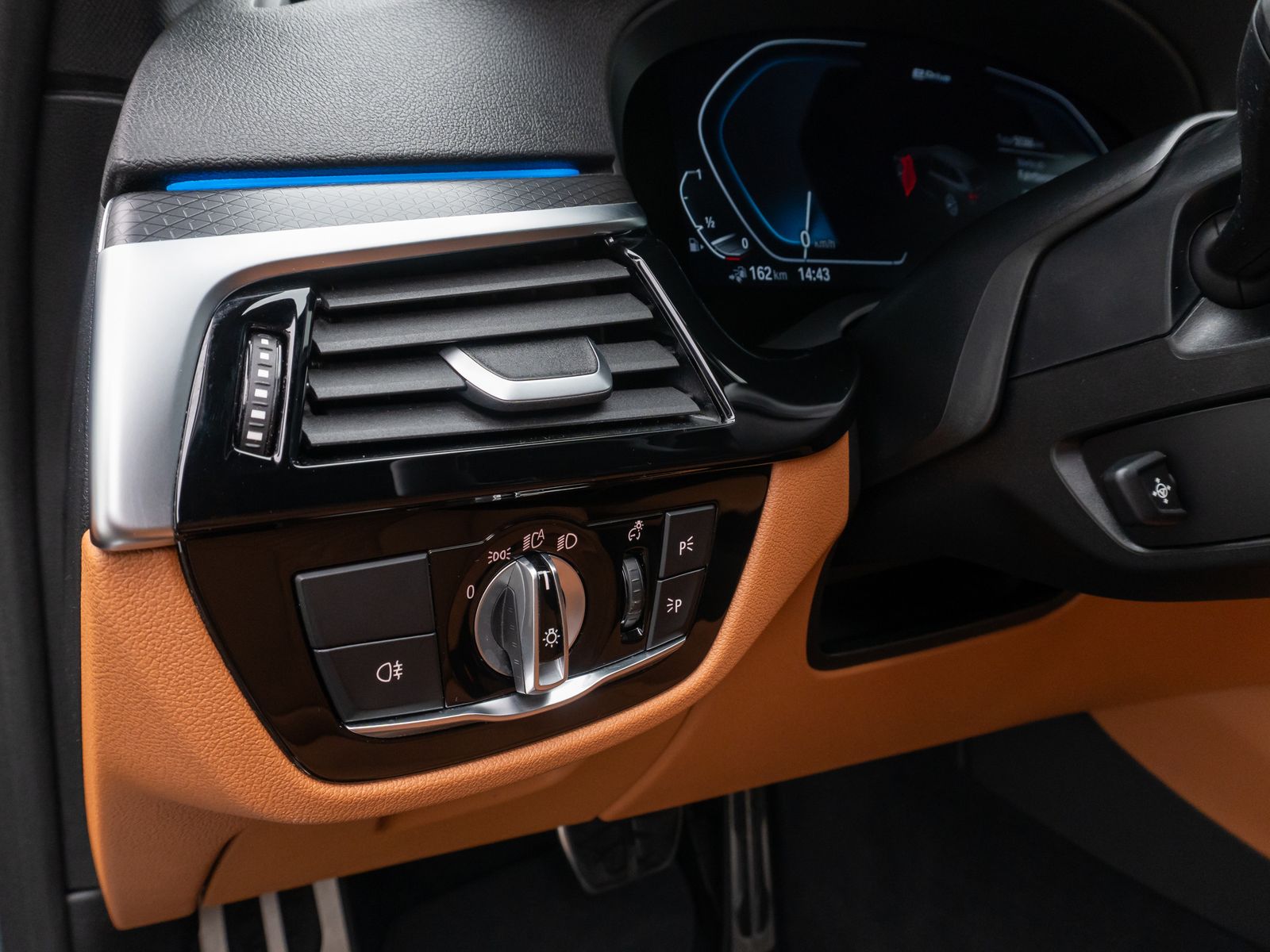 Fahrzeugabbildung BMW 530e M Sport DAB Kamera AHK Memory Alarm 18Zoll