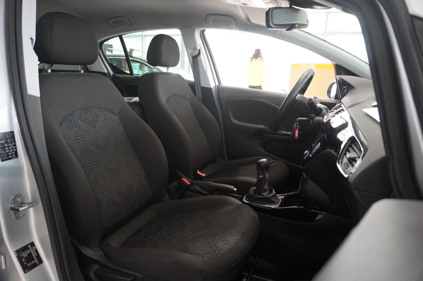 Fahrzeugabbildung Opel Corsa E Active 1.4  NAVI/PDC/SHZ/LHZ/ALU/TEMPO