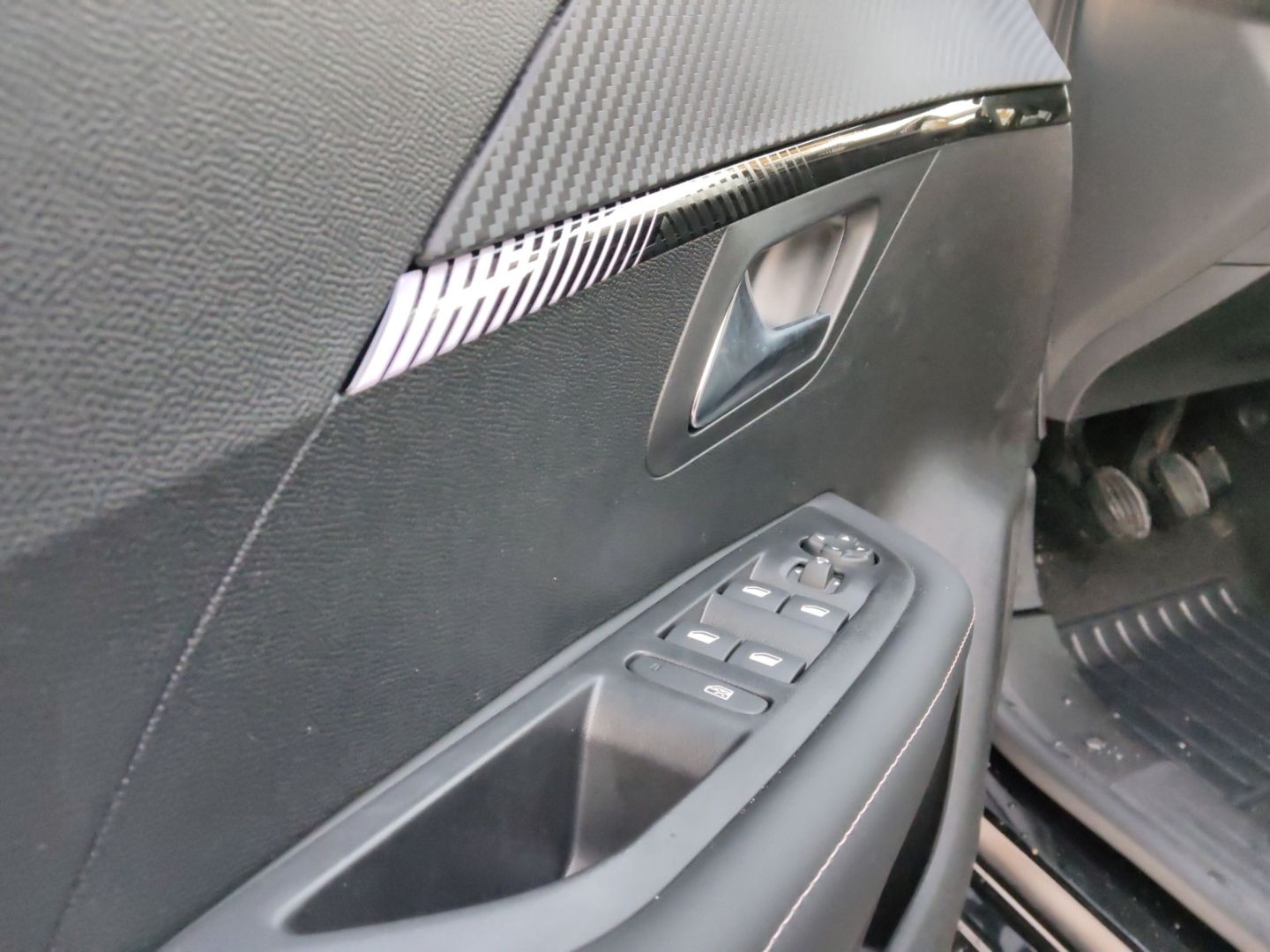 Peugeot 208 - Bild 18