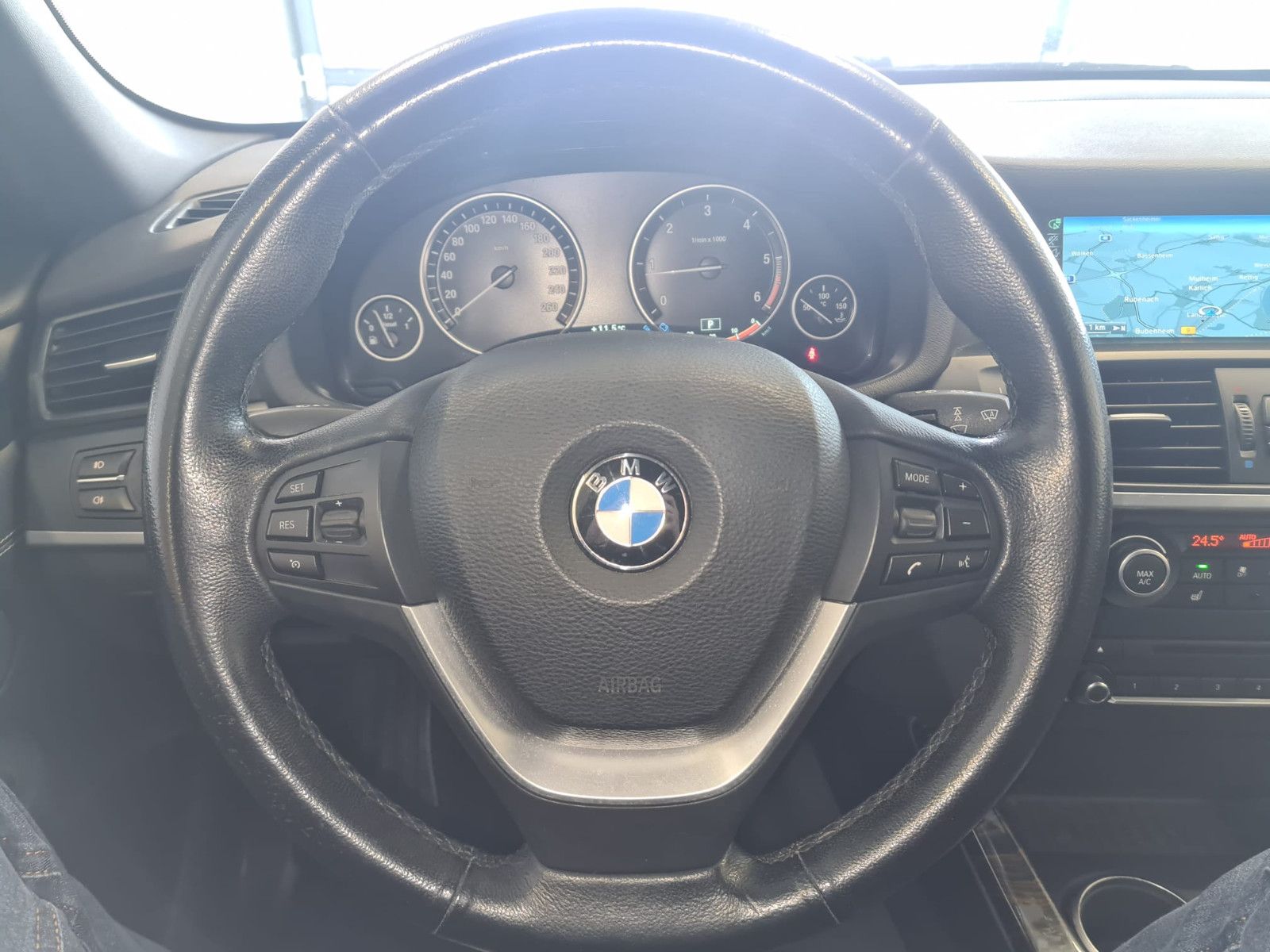 Fahrzeugabbildung BMW X3 xDrive 20 d / NAVI / KAMERA / LEDER / XENON