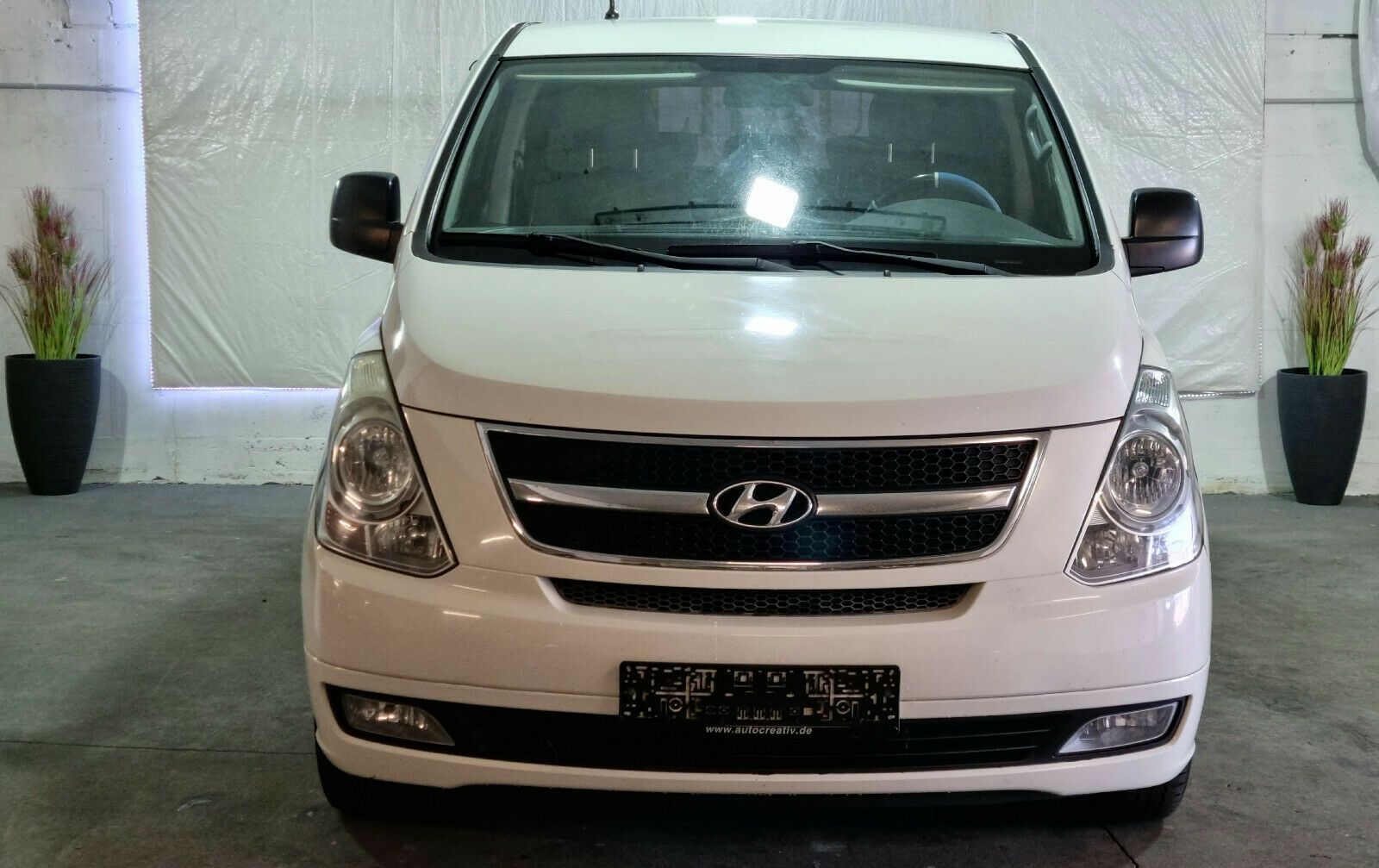 HYUNDAI H-1 Travel Premium 8-Sitzer Familienbus