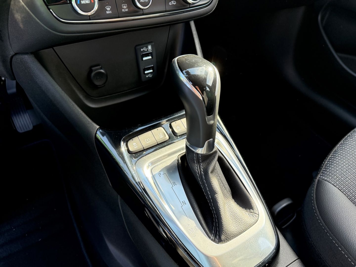 Fahrzeugabbildung Opel Crossland Elegance 1.2 Sitzheizung+Lenkradheizun