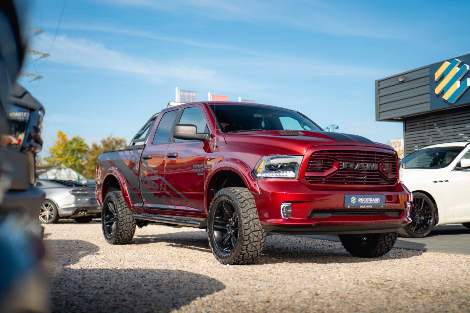 Fahrzeugabbildung Dodge RAM 5.7 V8 HEMI 4x4 OFFROAD Night-Paket LONG 19%