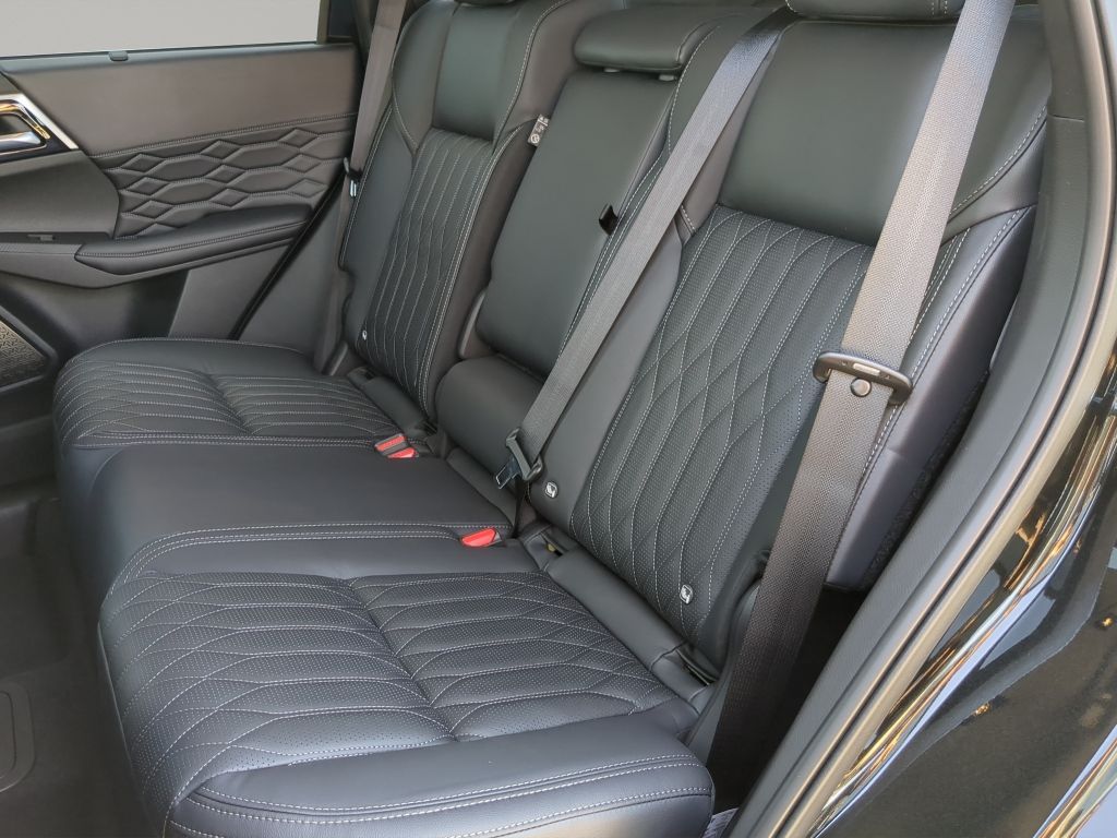 Fahrzeugabbildung Mitsubishi Outlander Top 2.4 PHEV AWD