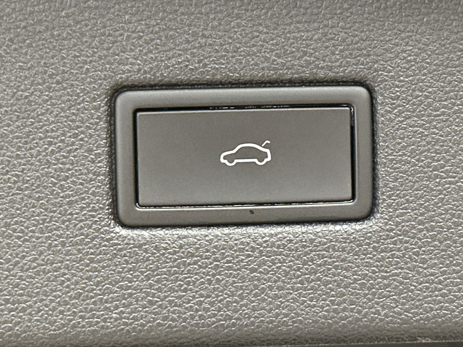 Fahrzeugabbildung SEAT Tarraco 2.0 TSI DSG 4D FR NAV+LED+AHK+PANO+360°