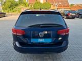 Volkswagen Passat - Volkswagen Passat mit Diesel-Antrieb: Blau, Metallic, Kombi