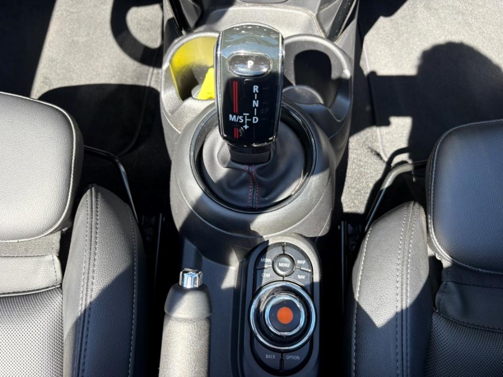 MINI Cooper S Cabrio A el. Verdeck Navi DigitCockpit 