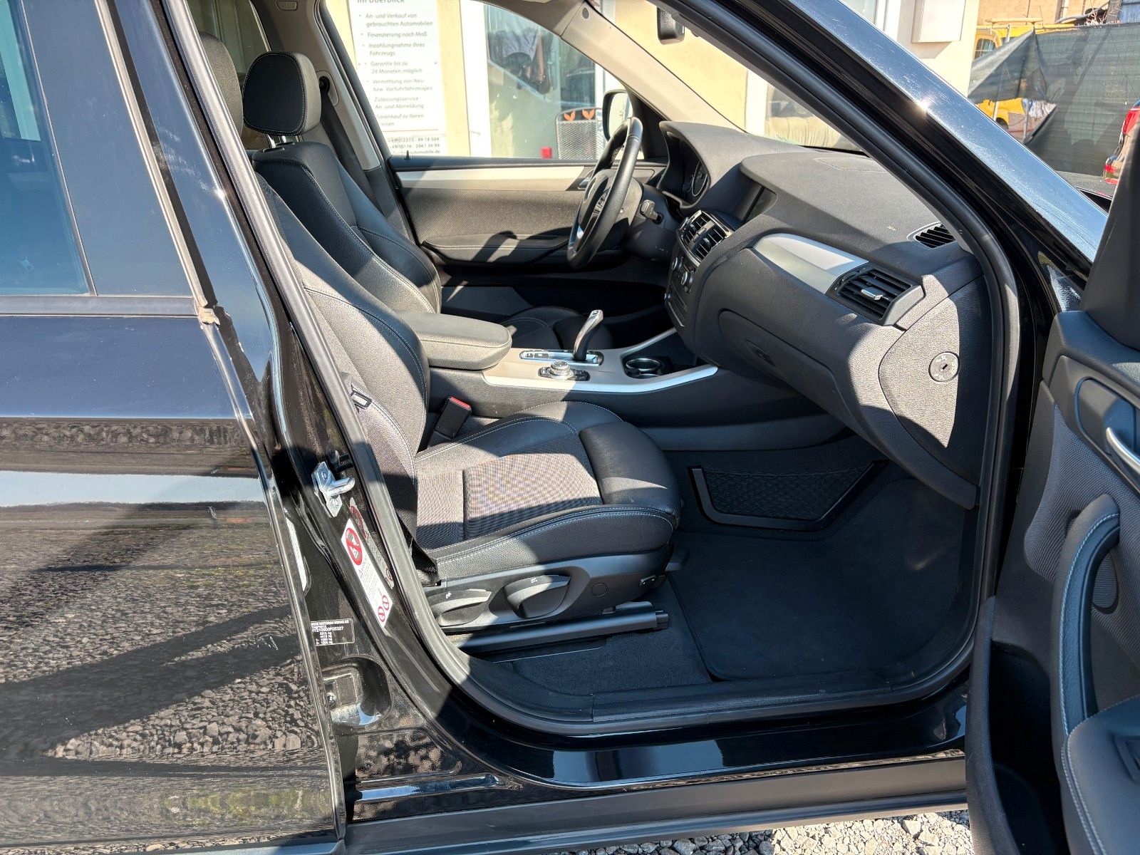 Fahrzeugabbildung BMW X3 xDrive20d Aut. Navi Xenon SPORTSITZE Leder PD