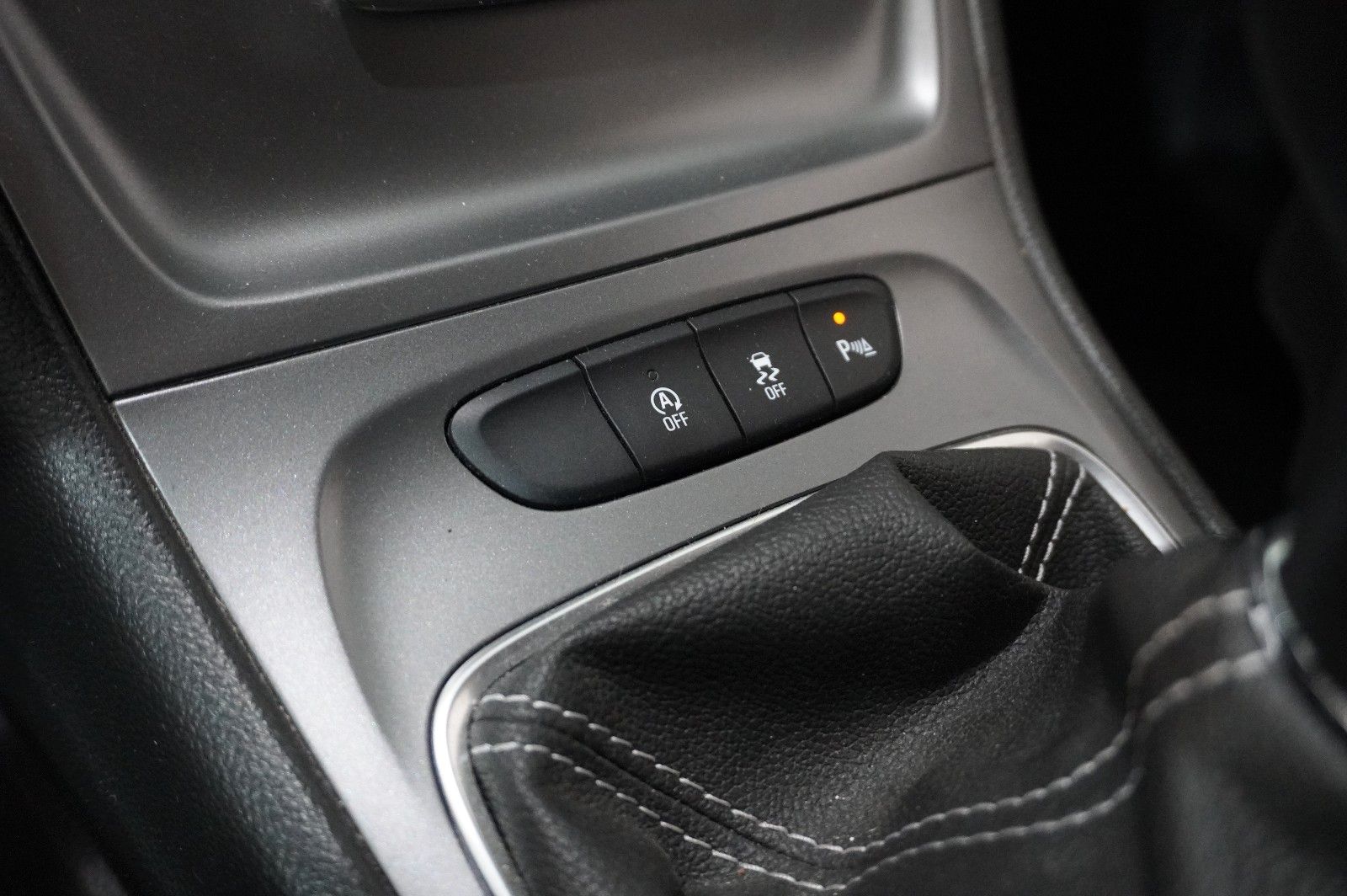 Fahrzeugabbildung Opel Astra K ST 1.0 BUSINESS NAVI/LED/SHZ/TEMP./SPORT