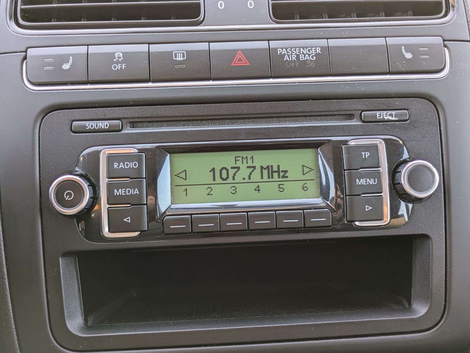 Fahrzeugabbildung Volkswagen Polo 1.2 KLIMA*SHZ*16"ALLWETTER*LED-TAGFAHRLICHT