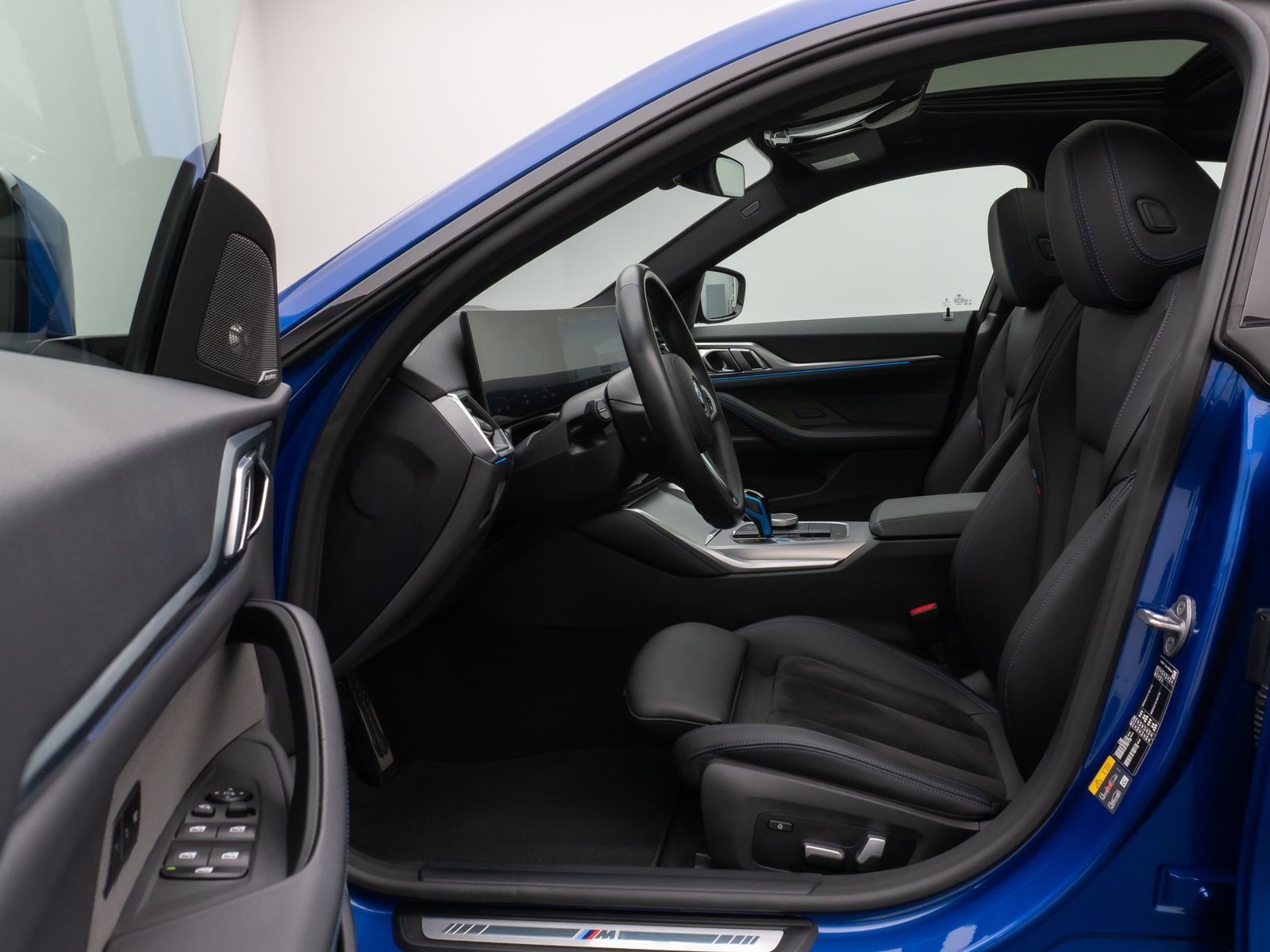 Fahrzeugabbildung BMW i4 eD40 M Sport Gran Coupè Kamera Glasdach HUD