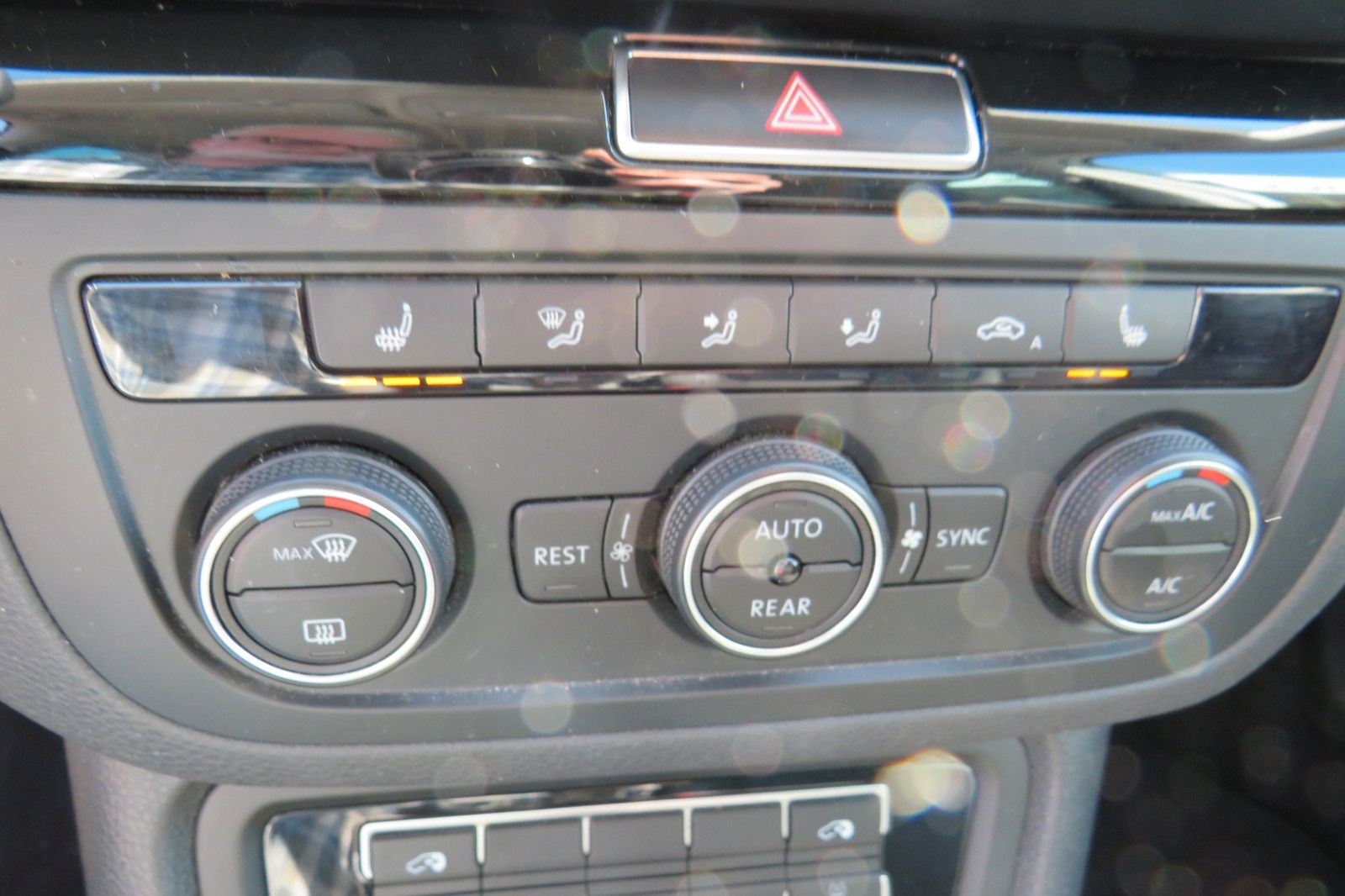 Fahrzeugabbildung Volkswagen Sharan Highline 7-SITZE AHK NAVI ACC 1.HAND