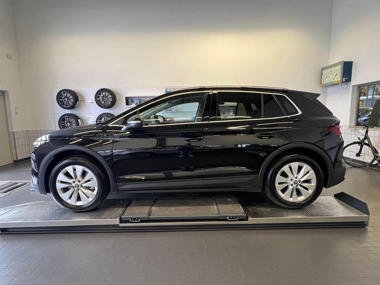 Fahrzeugabbildung SKODA Elroq 85 *AHK,Wärmepumpe,KESSY*