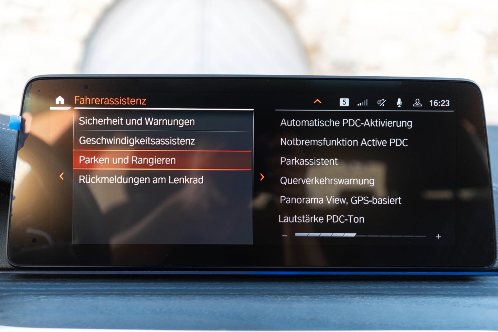 Fahrzeugabbildung BMW M550IX Massage Harman 360° Head UP LED NAV PDC