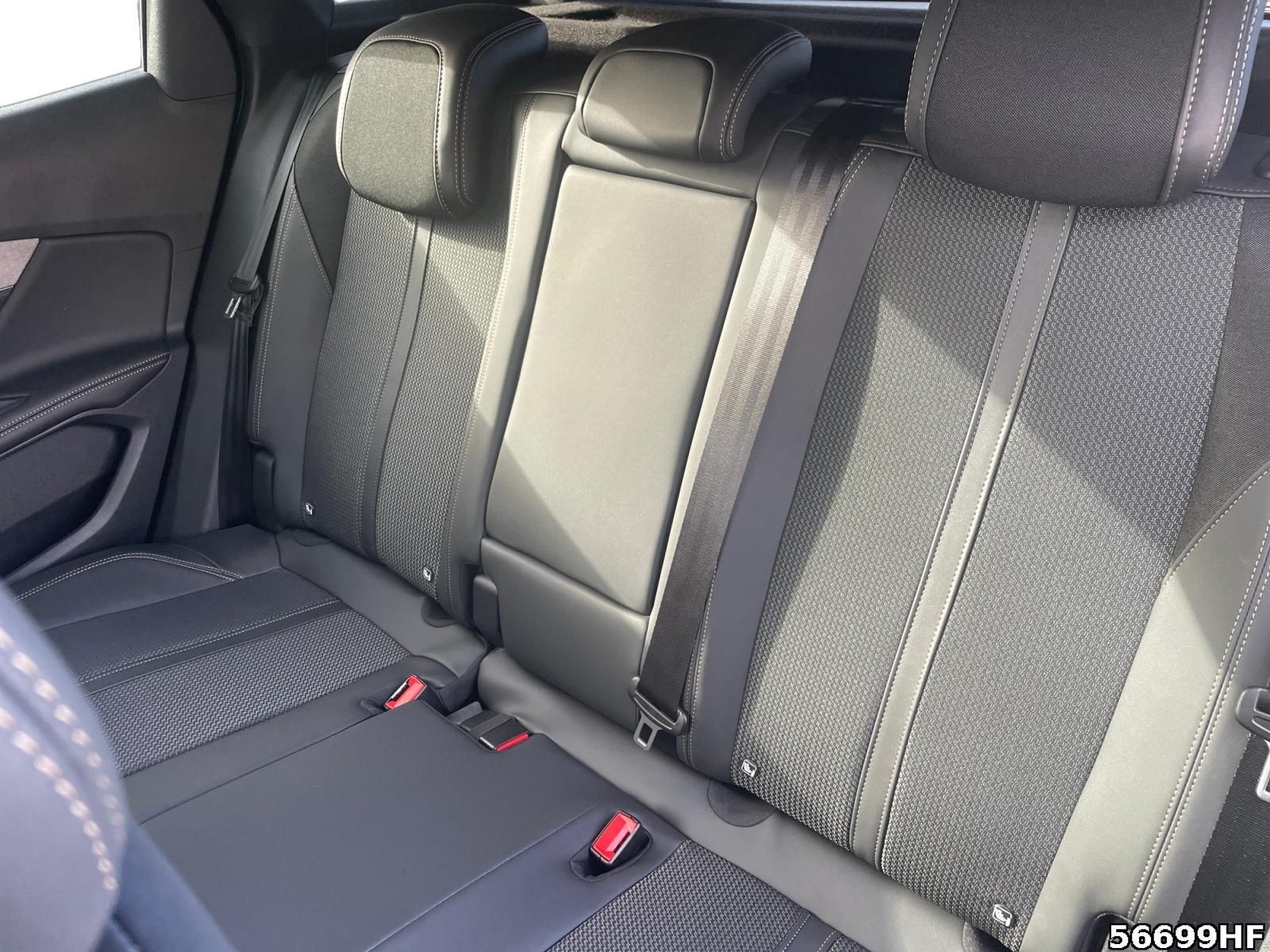 Fahrzeugabbildung Peugeot 3008 GT*LED*ACC*PDC*CARPLAY*NAVI*