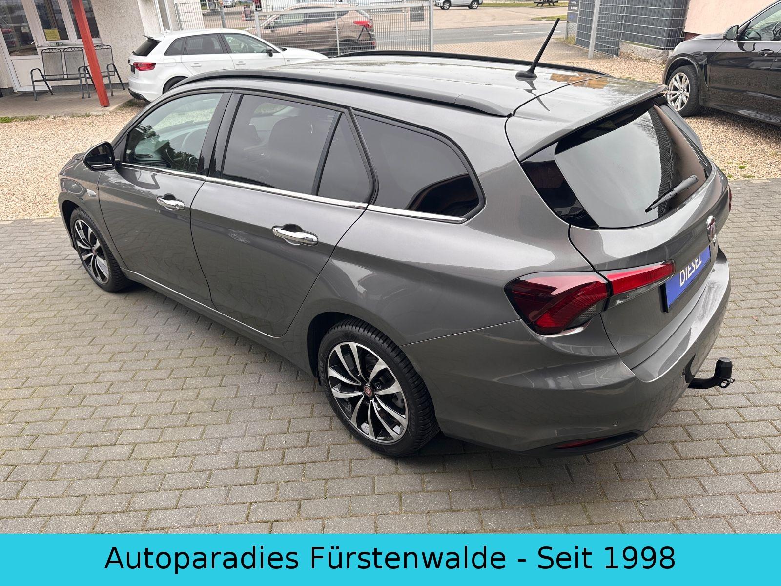 Fiat Tipo Lounge 1.6 JTD Automatik/ Navi/ 1.Hand/ AHK