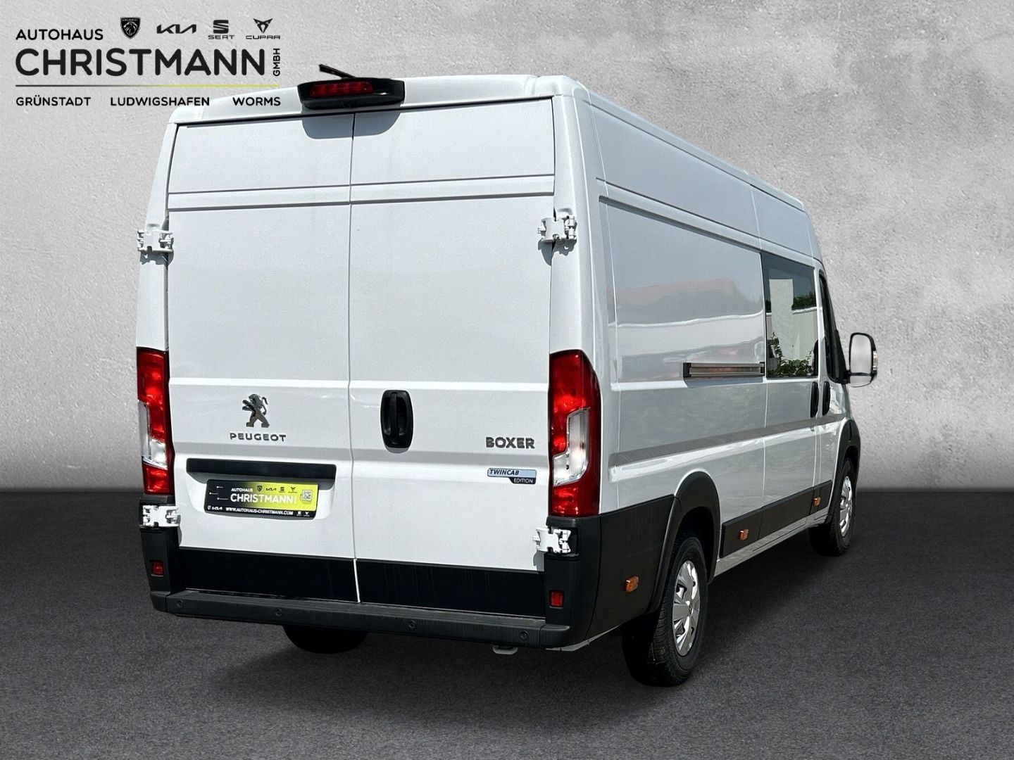 Fahrzeugabbildung Peugeot Boxer Kasten Hochraum 435 TwinCab L4H2 BlueHDi 1