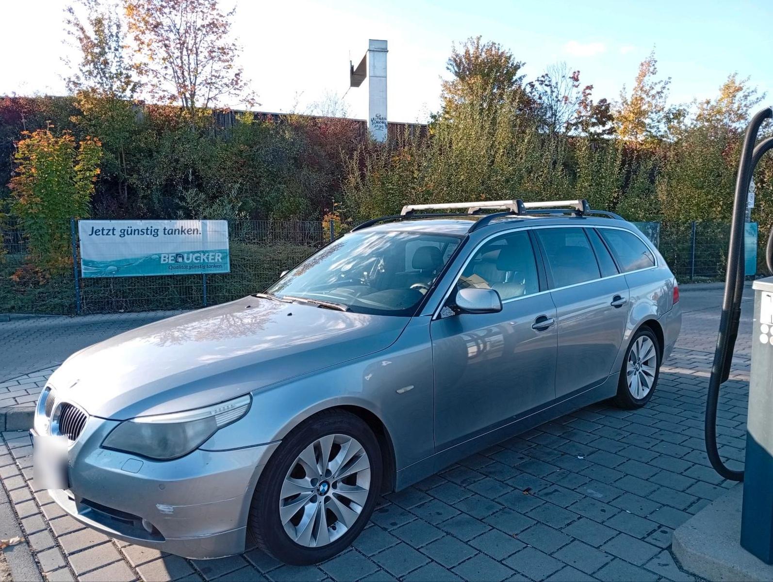 BMW 530 2006 — вигляд ззаду
