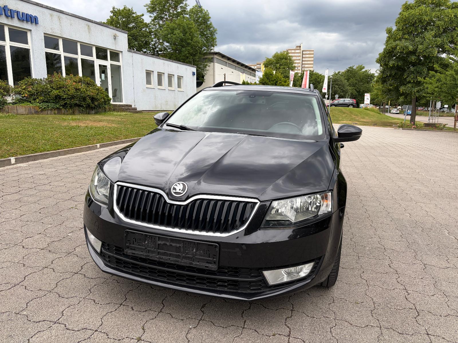 Skoda Octavia Combi Elegance- Automatik -Panorama