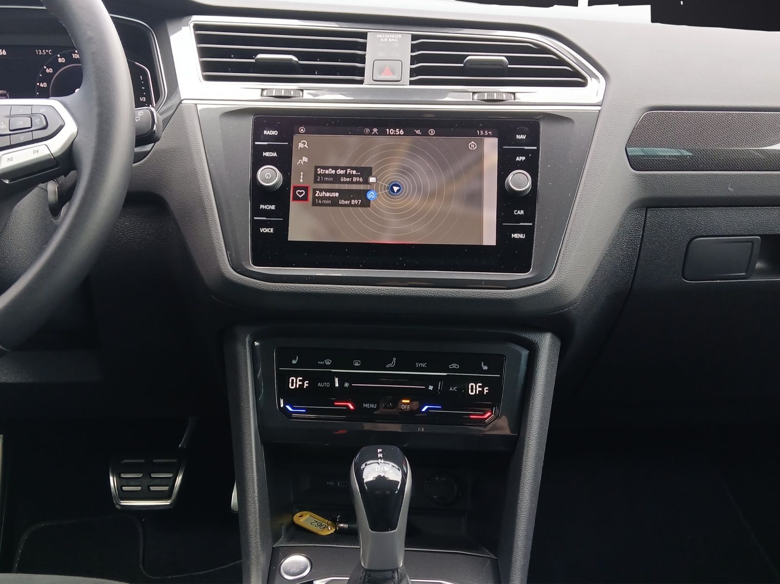 Fahrzeugabbildung Volkswagen Tiguan TSI Elegance DSG Matrix AHK Navi AID ACC