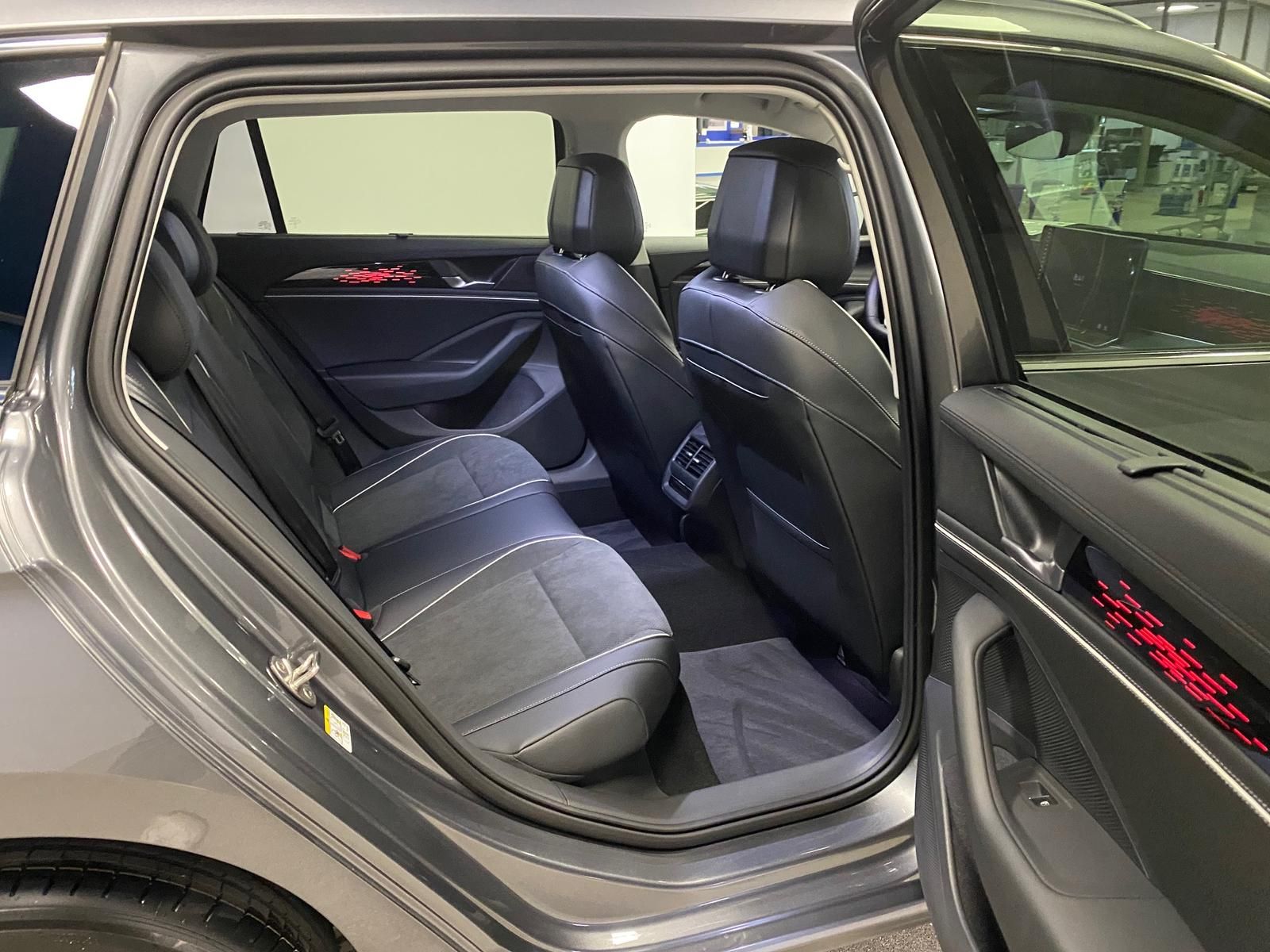 Fahrzeugabbildung Volkswagen PASSAT 2.0 TDI 110 kW Elegance+MATRIX+AHK+360RFK
