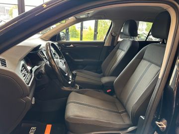 MYAUTOCENTER – Gebraucht- und Jahreswagen mit Werkstattservice in Pfaffenhofen Volkswagen T-Roc Style *LED*Unfallfrei*TÜV*PDC*