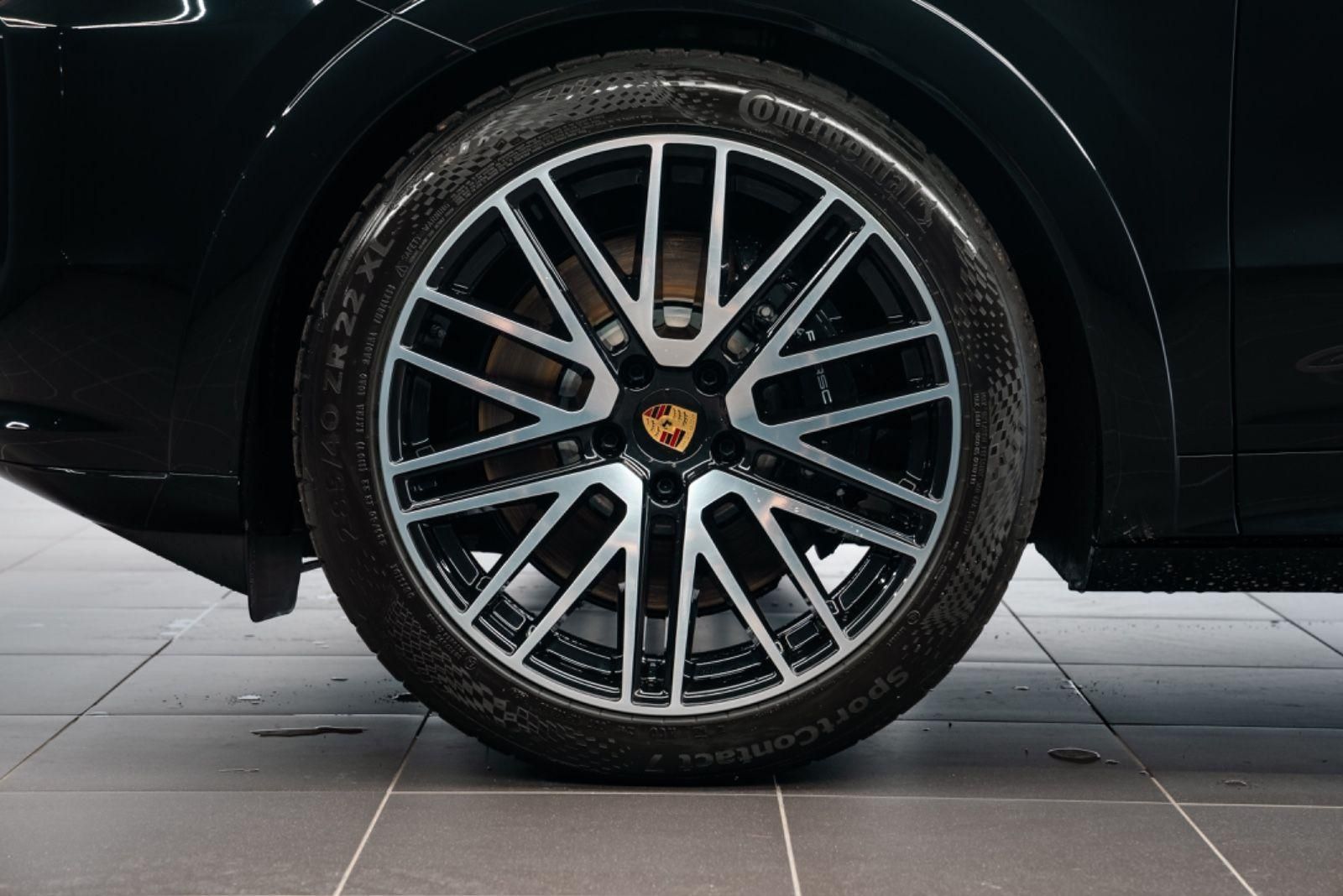 Fahrzeugabbildung Porsche Cayenne Coupé GTS REAR AXLE/HUD/360/PASS DISPL