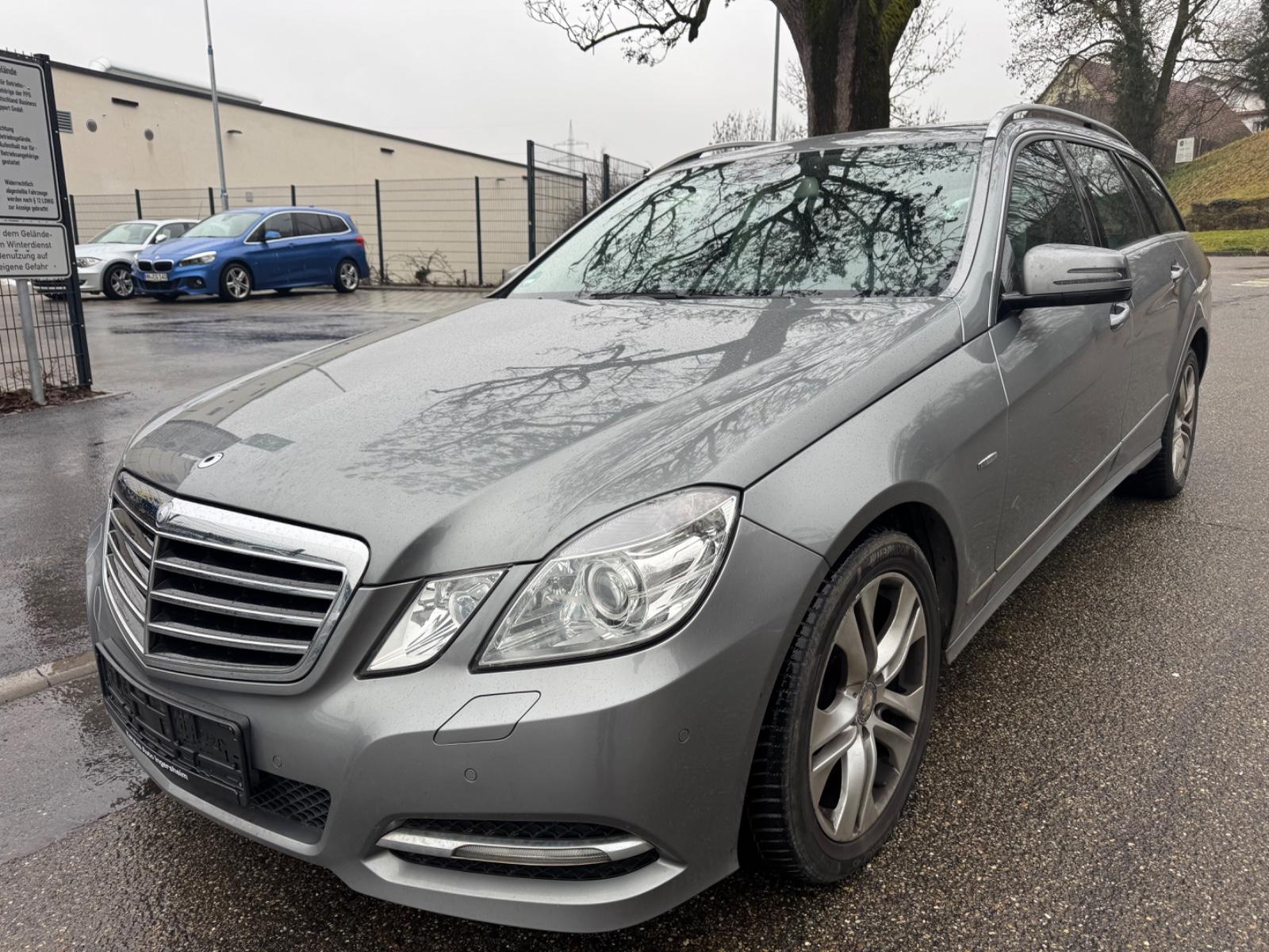Mercedes-Benz E 200 T-Modell CGI Automatik Leder Memory-Sitze