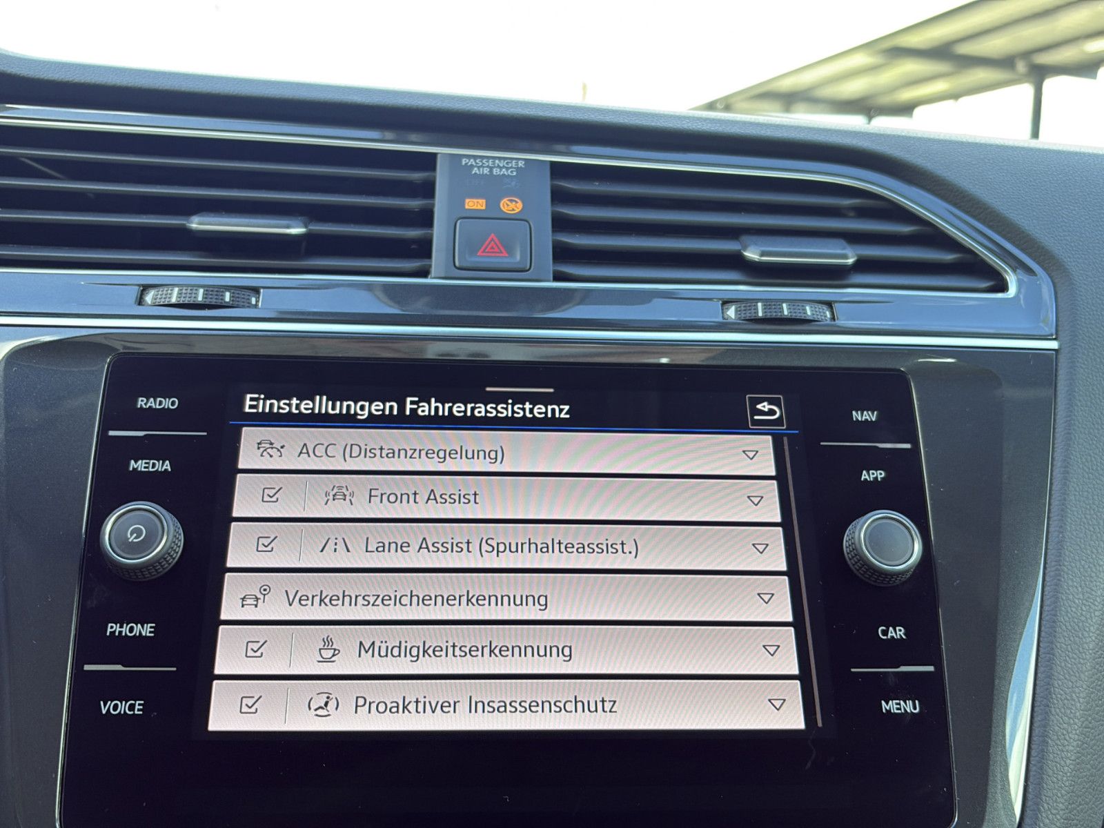 Volkswagen Tiguan Life eHybrid HUD*LED*Navi*Kamera*Cplay*17 foto 22