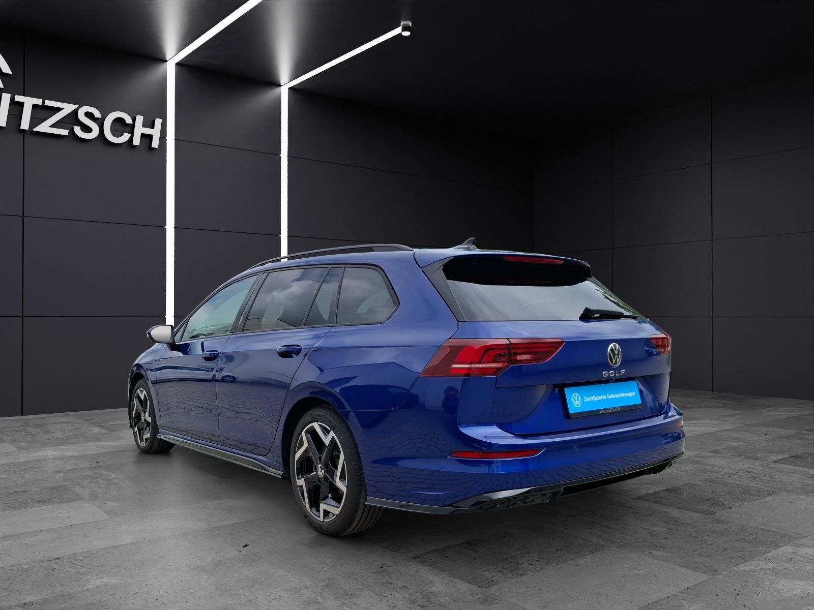 Fahrzeugabbildung Volkswagen Golf VIII Variant TDI R-Line DSG LED Navi AID AC