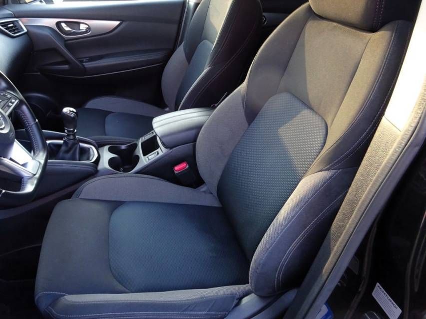 Fahrzeugabbildung Nissan Qashqai 1,3 DIG-T N-Connecta Winterpaket