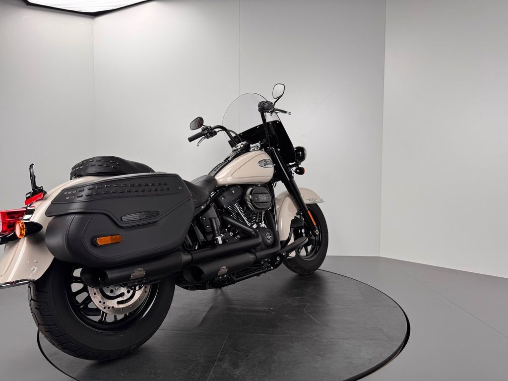 Fahrzeugabbildung Harley-Davidson SOFTAIL HERITAGE CLASSIC *JEKILL&HYDE *NEUWERTIG