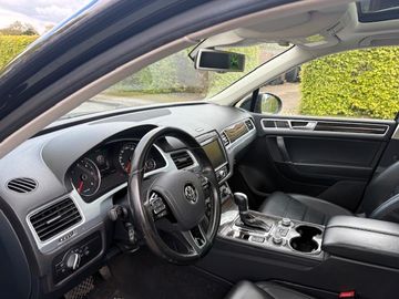 Volkswagen Touareg - 9