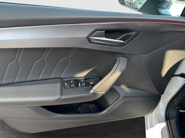 Leon VZ 2.0 TSI DSG PANO 19"VISION PLUS KAMERA A