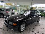 BMW 316i E36 Oldtimer nur 29000km Garagenwagen - BMW 316 Limousine 316i e36 mit Benzin-Antrieb